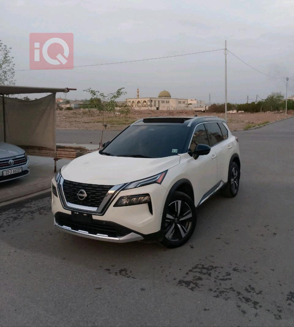 نيسان روج
